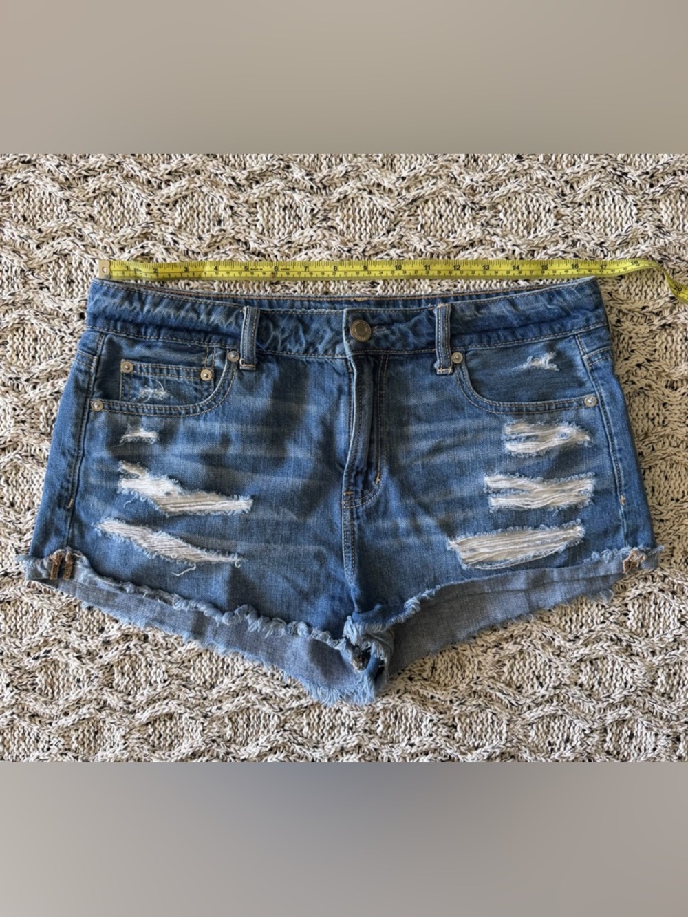 AMERICAN EAGLE Ripped Distresses Blue Denim Jean Shorts WOMEN’S Size 10 SUMMER